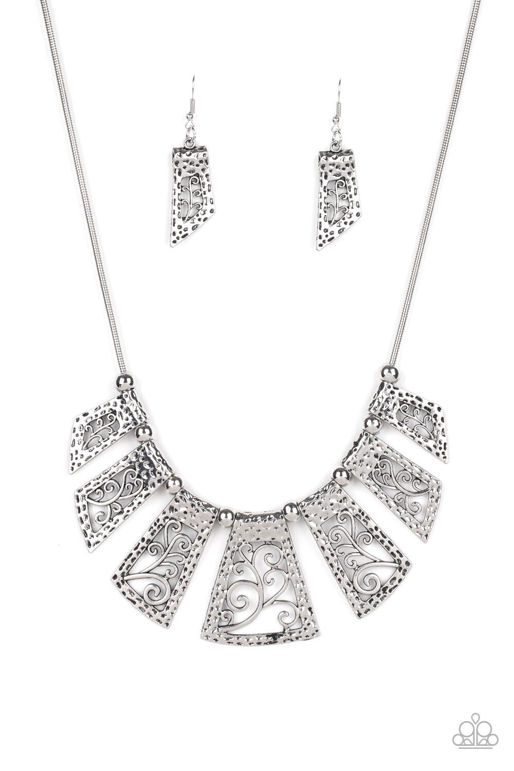 Paparazzi-Vintage Vineyard-Silver
