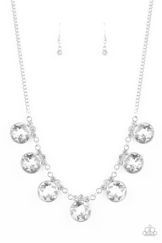 Paparazzi-Glow Getter Glamour-White