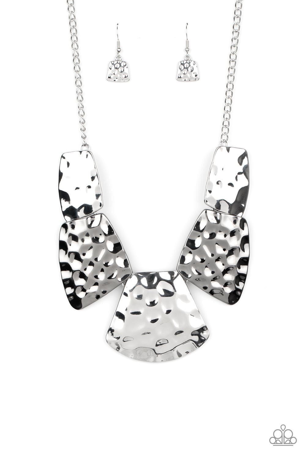 Paparazzi-HAUTE Plates - Silver