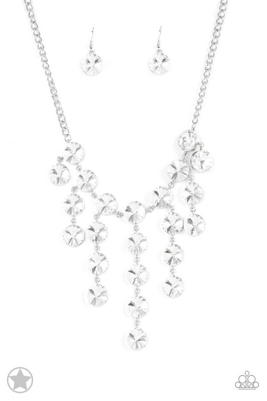 Paparazzi-Spotlight Stunner-White