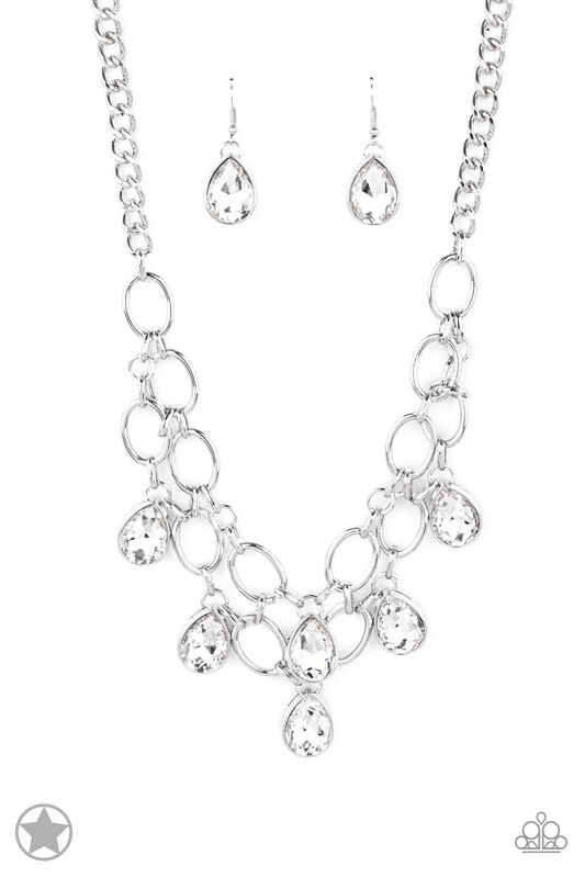 Paparazzi-Show Stopping Shimmer-Silver