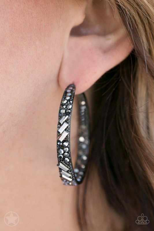 Paparazzi-Glitzy By Association-Black Hoop