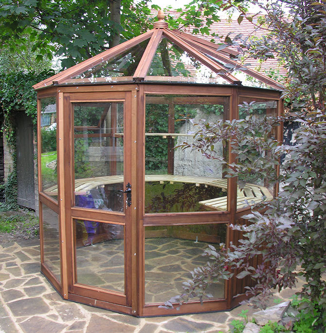 Dagdale Cedar Greenhouse 8ft 3&quot; x 8ft 3&quot; Decagonal