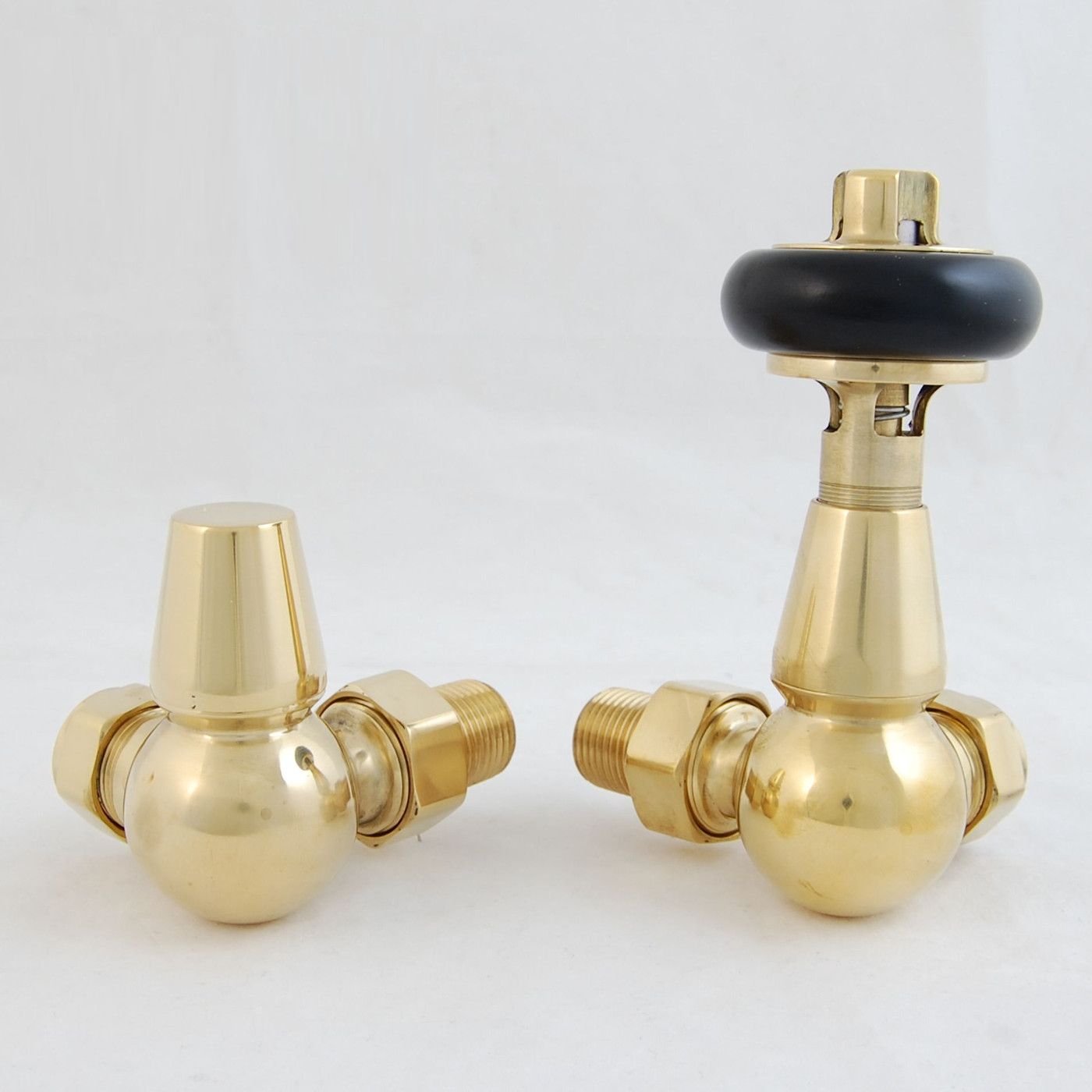 Traditional Enzo Thermostatic Corner Valve in Brass finish