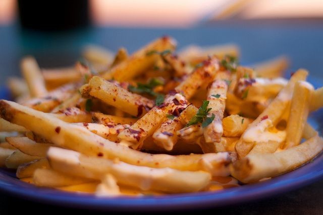 CHILI FRIES