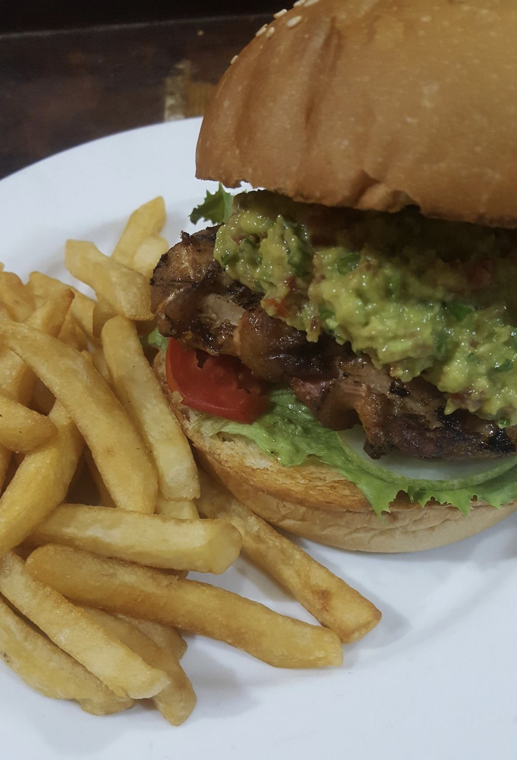 AVOCADO CHICKEN SANDWICH