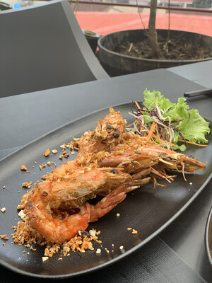 Vietnamese Crispy Garlic Prawns