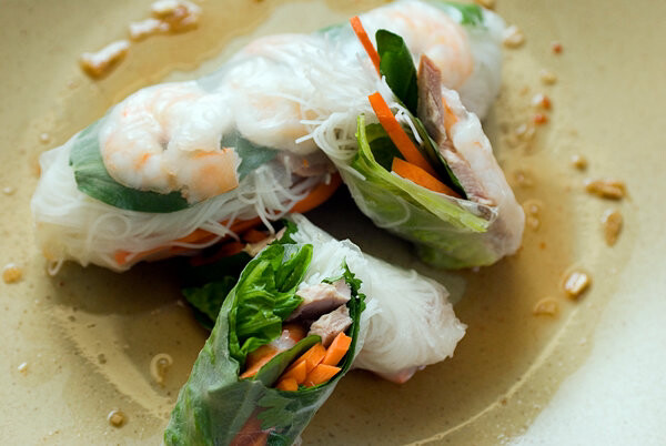 VIETNAMESE PRAWN SUMMER ROLLS