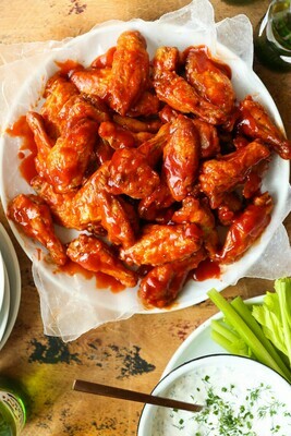 LILA&#39;S BUFFALO WINGS SPECIAL/L