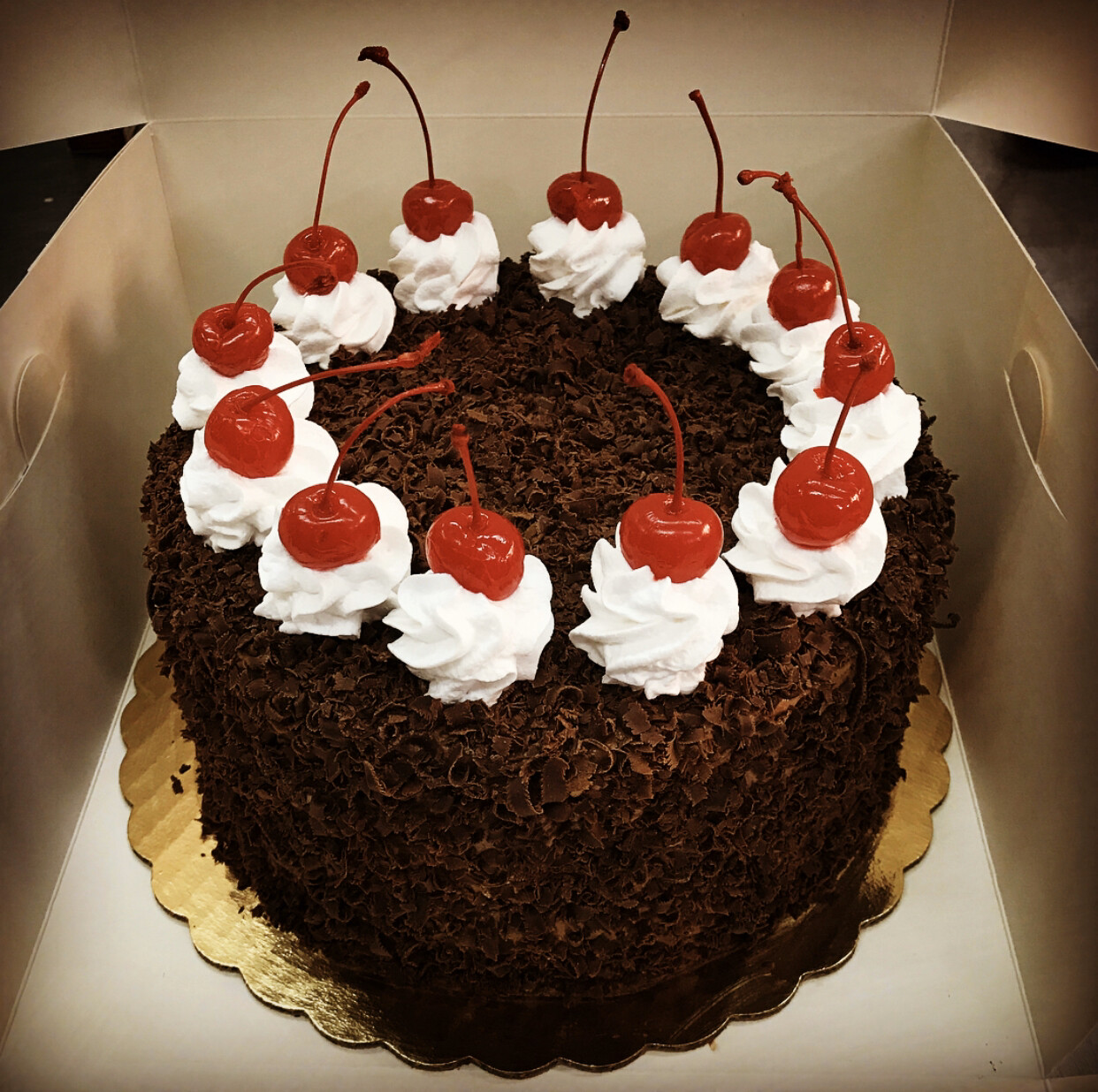 BLACK FOREST CAKE (8&quot;)