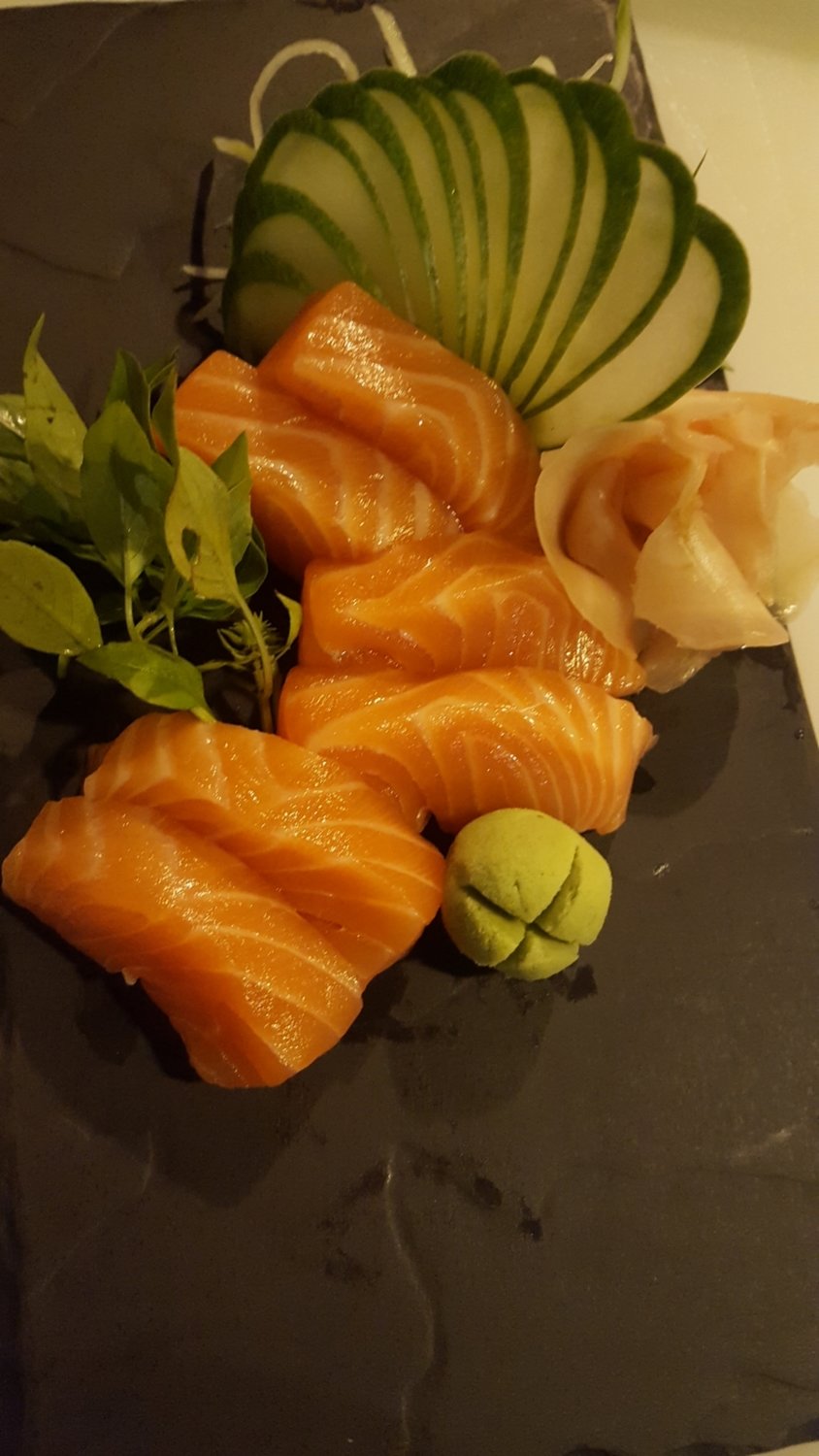SALMON SASHIMI /301