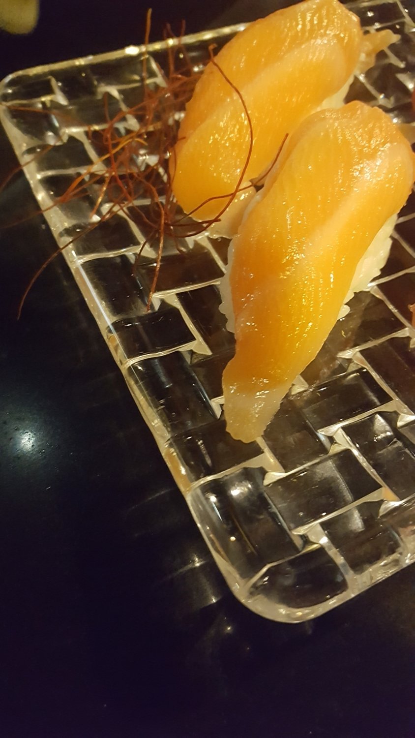 SALMON NIGIRI/135