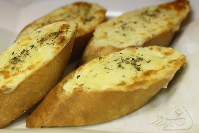 GARLIC BREAD WITH CHEESE