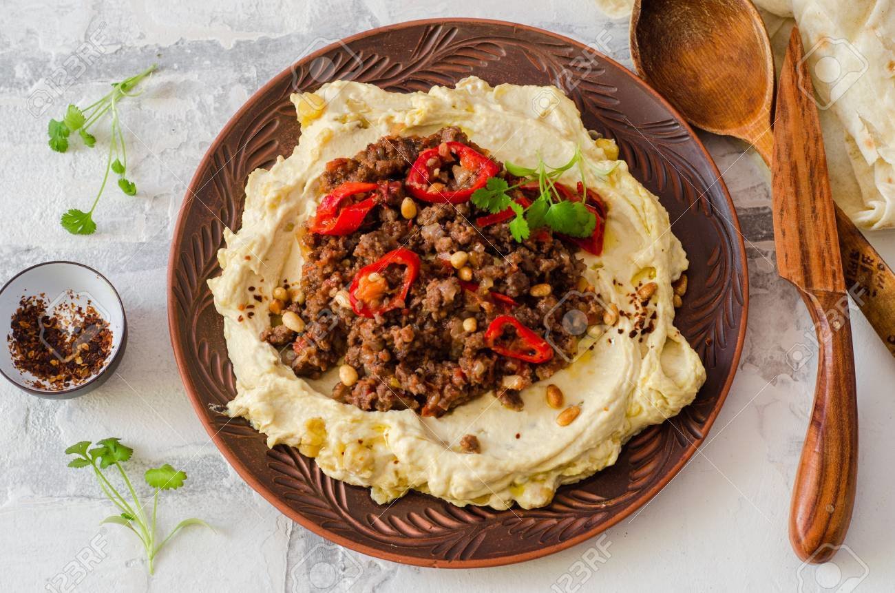 HOMMOS WITH MEAT