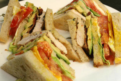 CHICKEN CLUB SANDWICH L