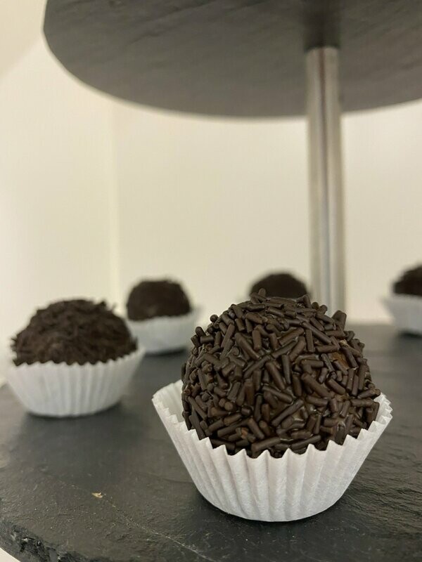 Battlefield Bakery Cakes :  Truffles