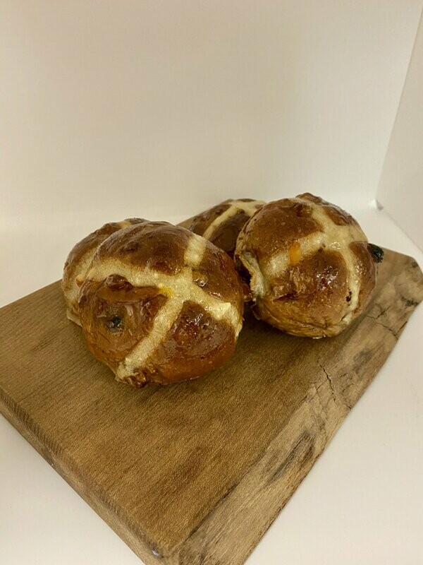 Battlefield Bakery Bread: 4 Hot Cross Buns
