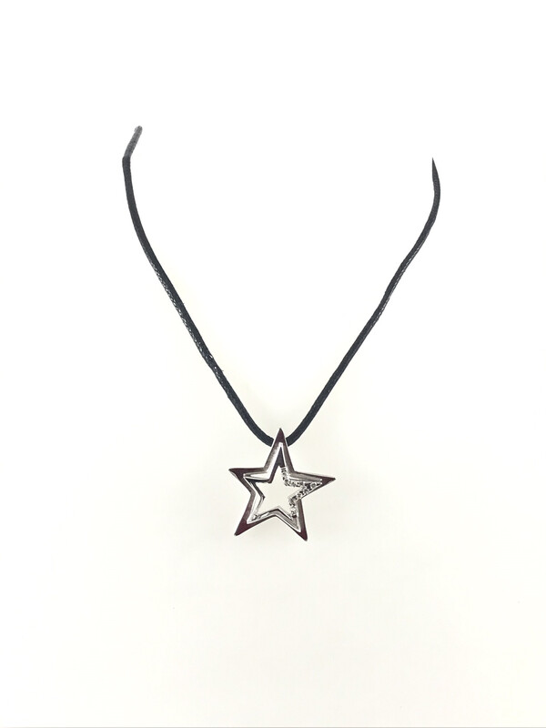 Ciondolo “Comete” Oro Bianco E Brillanti. Ciondolo “Comete” Oro Bianco E Brillanti.