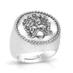 Anello in argento 925° con madreperla e maschera apotropaica Anello in argento 925° con madreperla e maschera apotropaica