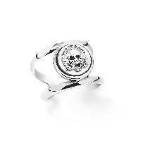 Anello in argento 925° con madreperla e maschera apotropaica. Anello in argento 925° con madreperla e maschera apotropaica.