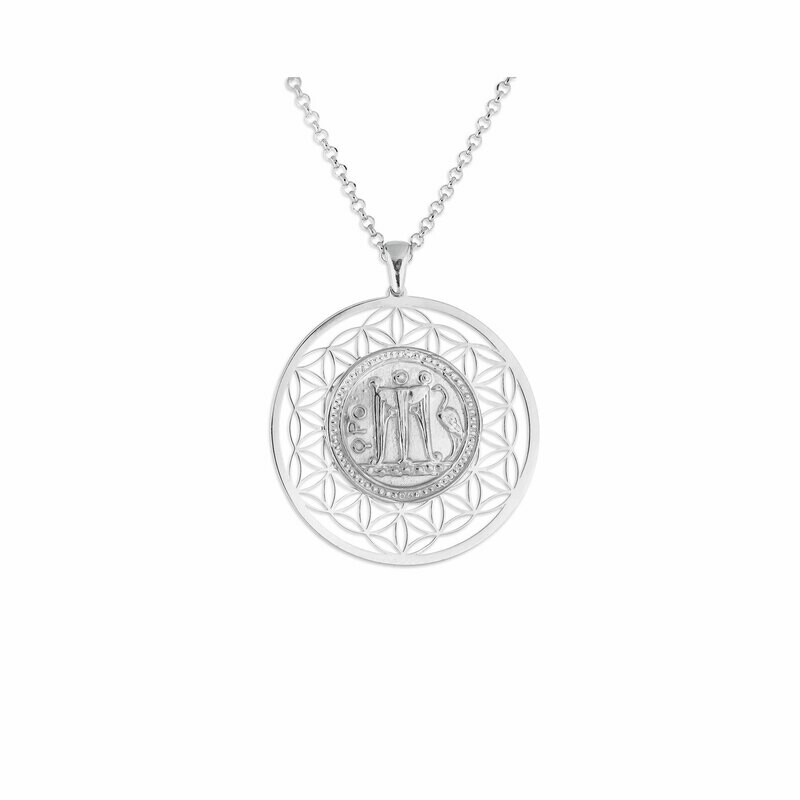 Collier in argento con riproduzione dello Statere antica moneta di Kroton. Collier in argento con riproduzione dello Statere antica moneta di Kroton.