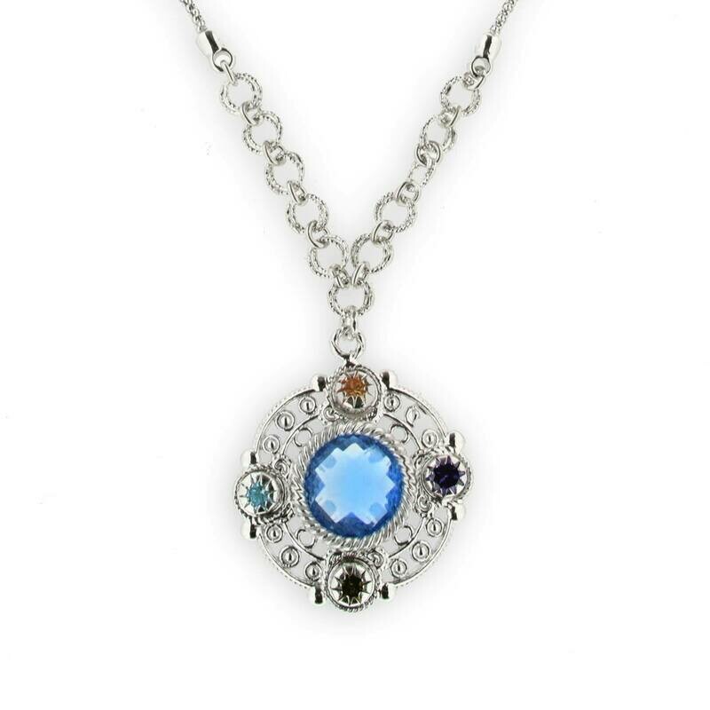Collier in argento con pendenti cristalli sfaccettati. Collier in argento con pendenti cristalli sfaccettati.