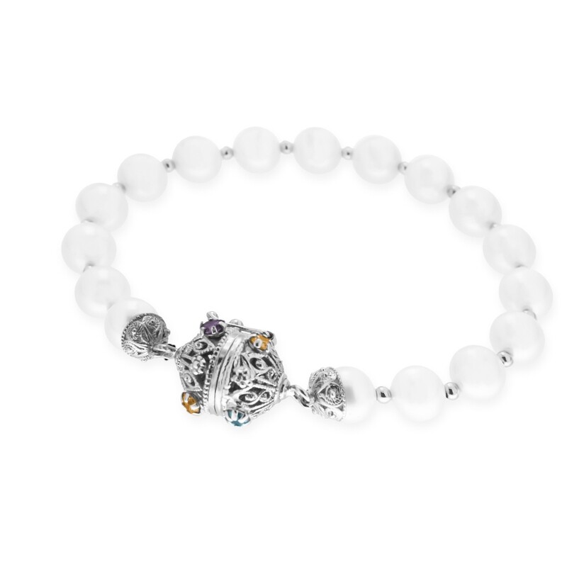 Bracciale in perle coltivate e cristalli sfaccettati con chiusura in argento.