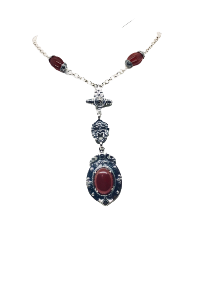Collana con pietre maschere Collana con pietre maschere 