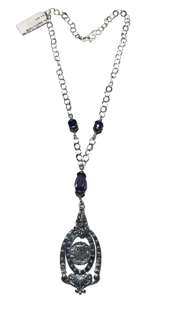Collana in arg. 925 c/moneta e pietre viola. Collana in arg. 925 c/moneta e pietre viola.