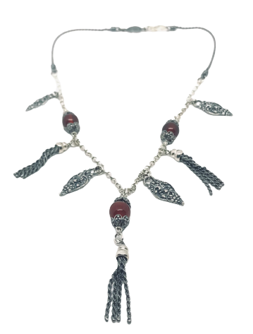 Collana c/maschere e pietre colorate