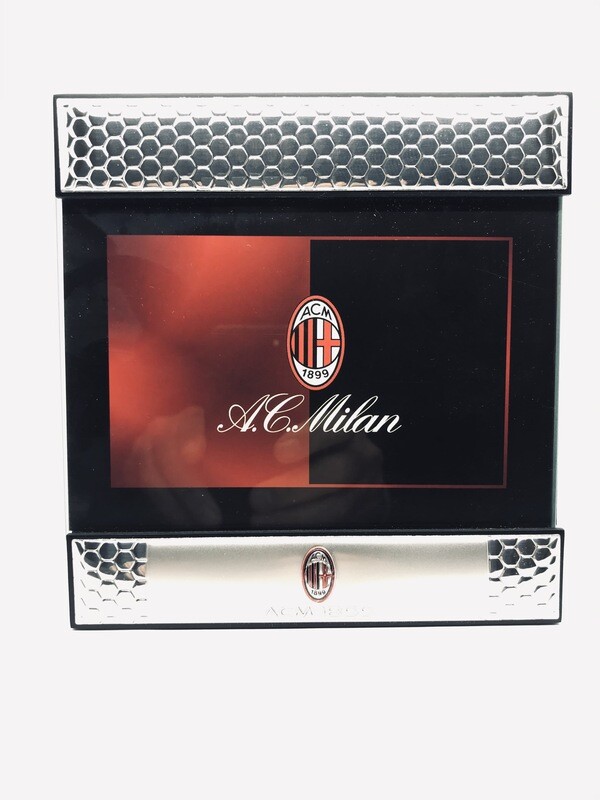 Cornice Milan
