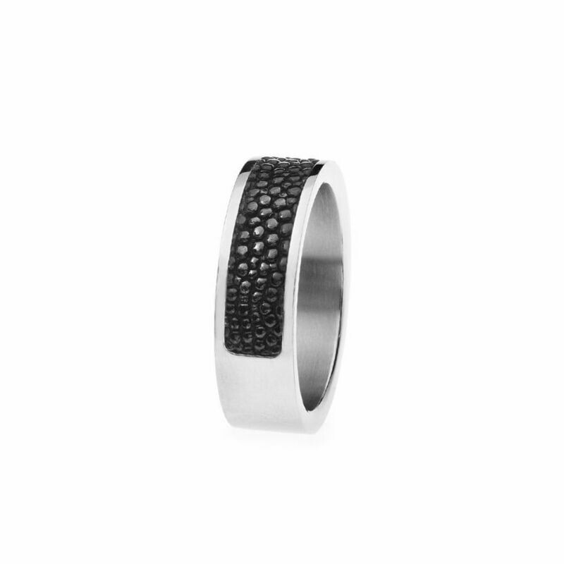 Anello in acciaio con pelle nera