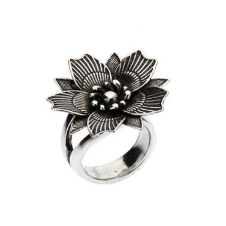 Anello “Fiore di Loto” Anello “Fiore di Loto”