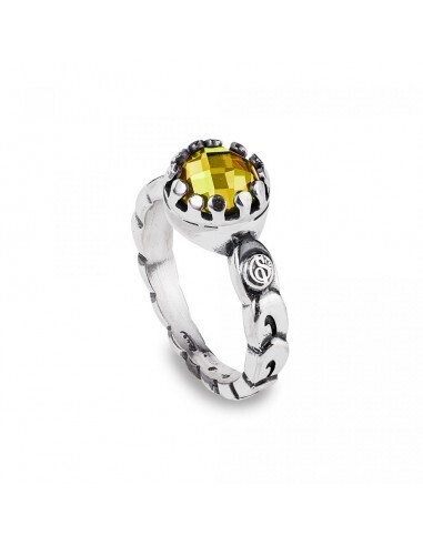Anello con pietra centrale giallo Anello con pietra centrale giallo