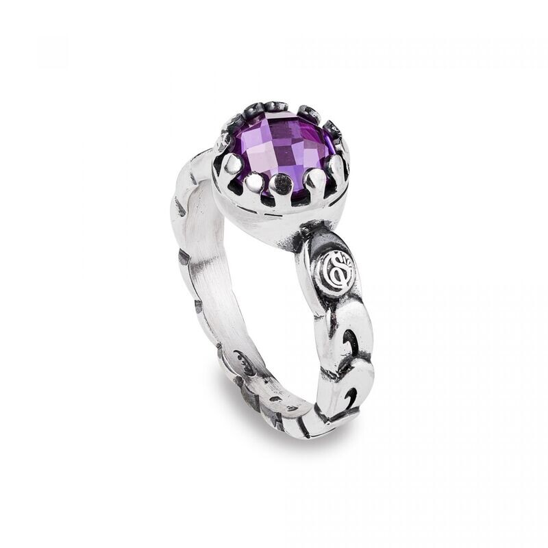 Anello con pietra centrale viola Anello con pietra centrale viola