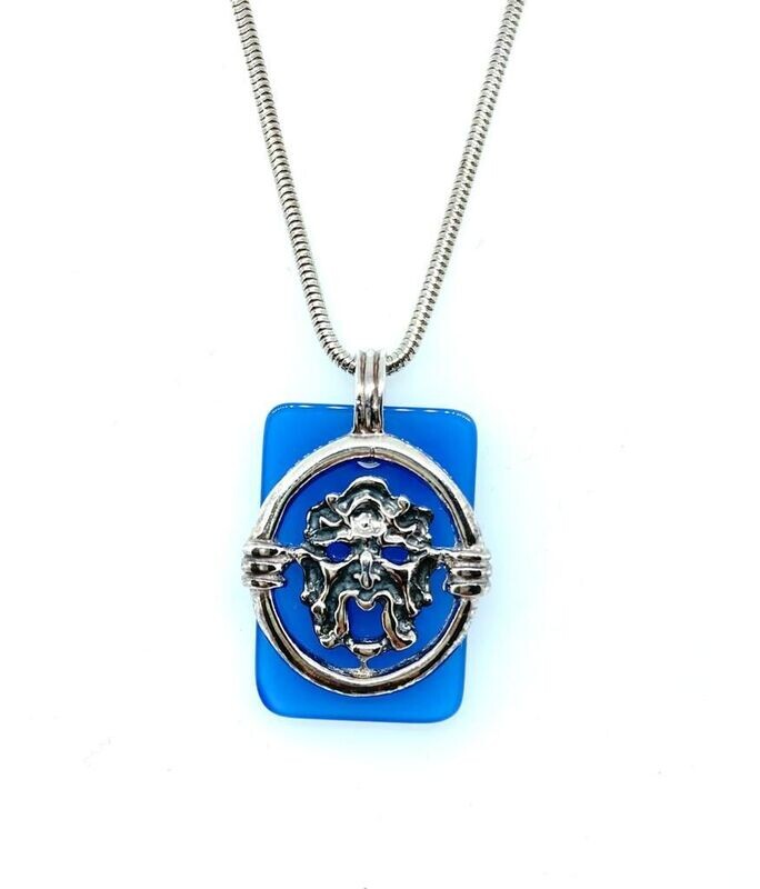 Collana con maschera apotropaica Collana con maschera apotropaica