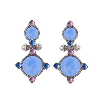 Orecchini in argento con paste vitree, triplette e perle Orecchini in argento con paste vitree, triplette e perle