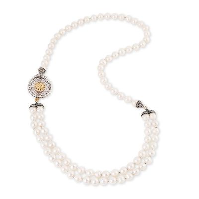 Collane di perle Collane di perle " Sole" . Collana di perle coltivate e argento 925 con sole in argento dorato