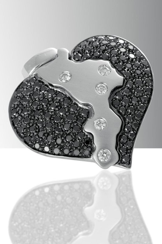 LA CALABRIA NEL CUORE, CIONDOLO CON PAVE' NERO E CENTRALE ARGENTO + CATENINA LA CALABRIA NEL CUORE, CIONDOLO CON PAVE' NERO E CENTRALE ARGENTO + CATENINA