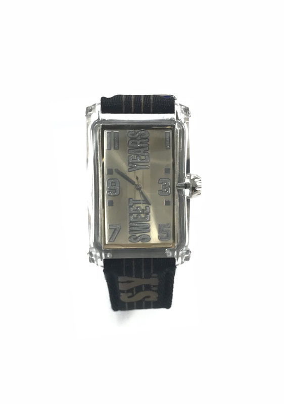 OROLOGIO RETTANGOLARE SOLO TEMPI CON QUADRANTE CHAMPAGNE E CINTURINO NERO OROLOGIO RETTANGOLARE SOLO TEMPI CON QUADRANTE CHAMPAGNE E CINTURINO NERO