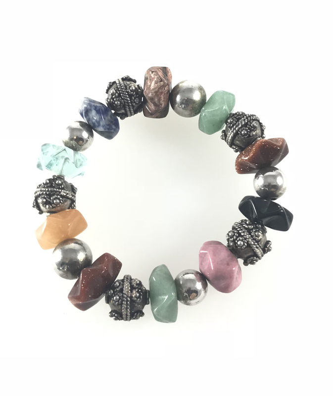 BRACCIALE ELASTICIZZATO CON PIETRE NATURALI COLORATE. Ref. BRPN01