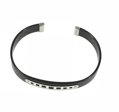 BRACCIALE PICCOLO IN CARBONIO NERO E ACCIAIO BRACCIALE PICCOLO IN CARBONIO NERO E ACCIAIO