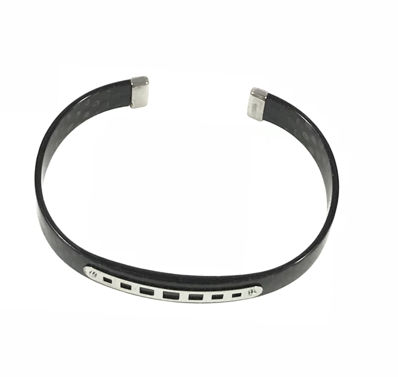 BRACCIALE PICCOLO IN CARBONIO NERO E ACCIAIO BRACCIALE PICCOLO IN CARBONIO NERO E ACCIAIO