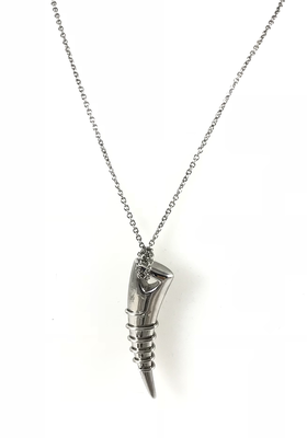 GIROCOLLO CON PENDENTE CORNO GRANDE IN ACCIAIO CON INCASTONATO DIAMANTE NATURALE. IN AGGIUNTA CORDONCINO IN CUOIO CERATO CON CHIUSURA.