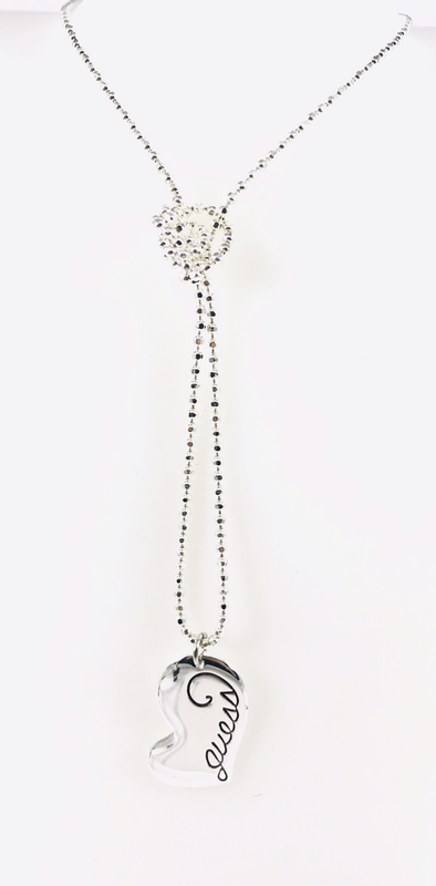 CHANEL CON PENDENTE A CUORE. Ref. UBN80811