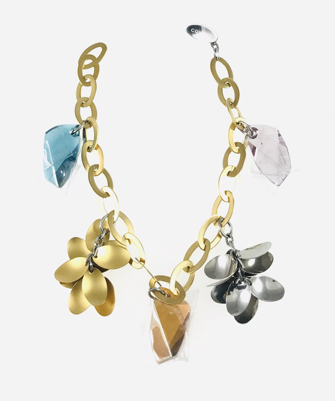 BRACCIALE IN BRONZO E ACCIAIO CON CIONDOLI E PIETRE SFACCETTATE BRACCIALE IN BRONZO E ACCIAIO CON CIONDOLI E PIETRE SFACCETTATE