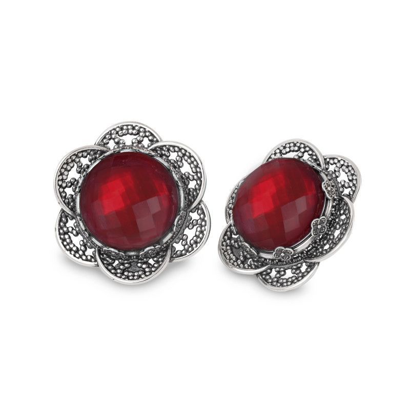 Orecchini a lobo ninfea Orecchini in argento 925 e triplette semi preziose taglio cabochon sfaccettato.