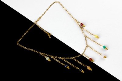 Cadena precolombina con piedras colgantes Cadena precolombina con piedras colgantes