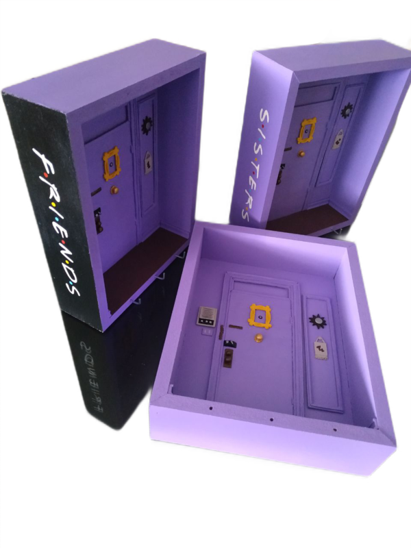 Porta llaves Serie FRIENDS, puerta de Monica,  personalizado con tu mensaje - nombre, dedicatoria. keyholder friends monica's door