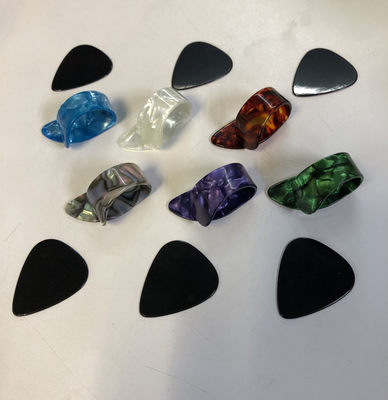 6 Thumb picks &amp; 6 Flat picks